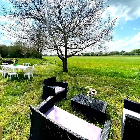Prázdninový dům Cedres - Maison Chaleureuse A La Campagne Avec Jardin